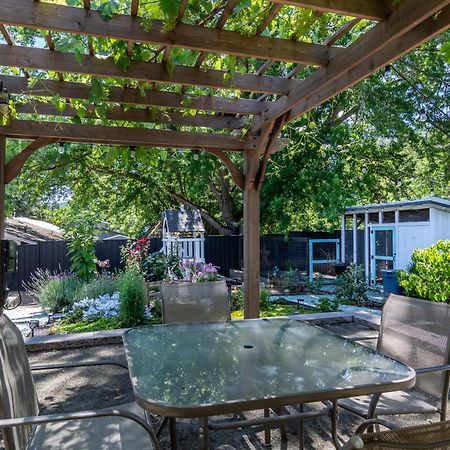 Hotel Chic Rv Retreat, Stunning Yard In Roseburg Exterior foto