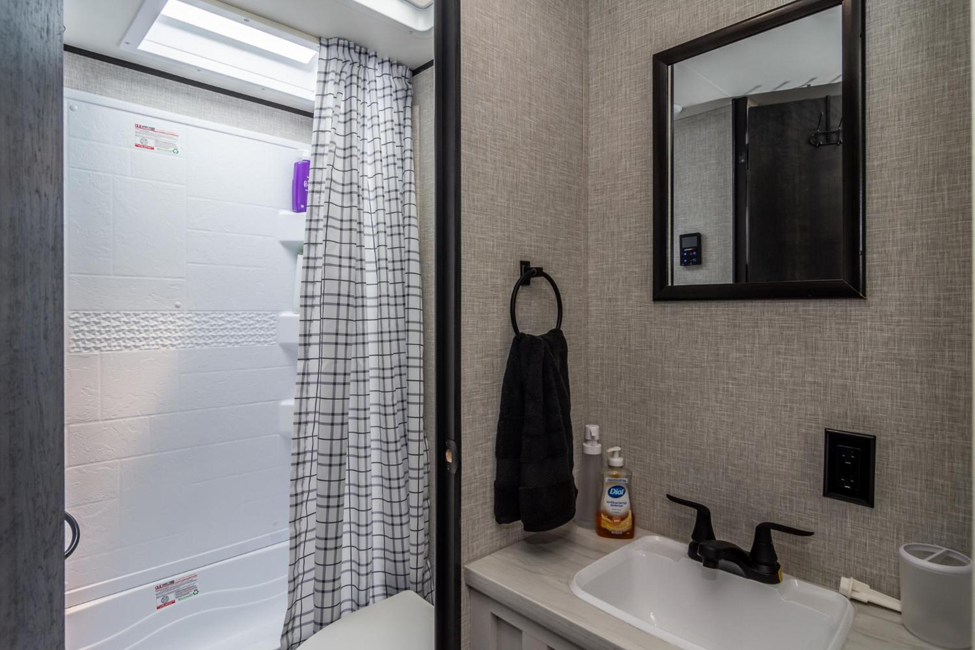 Hotel Chic Rv Retreat, Stunning Yard In Roseburg Exterior foto