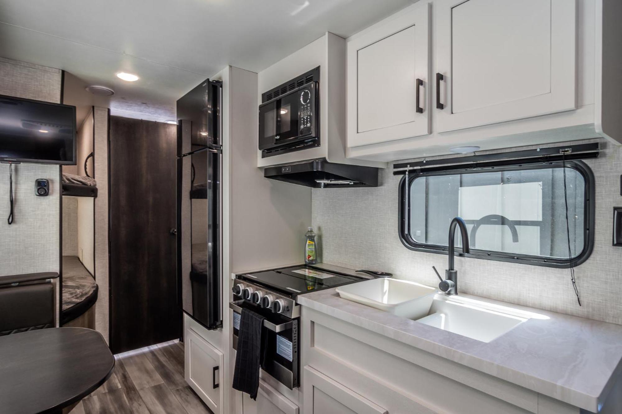 Hotel Chic Rv Retreat, Stunning Yard In Roseburg Exterior foto