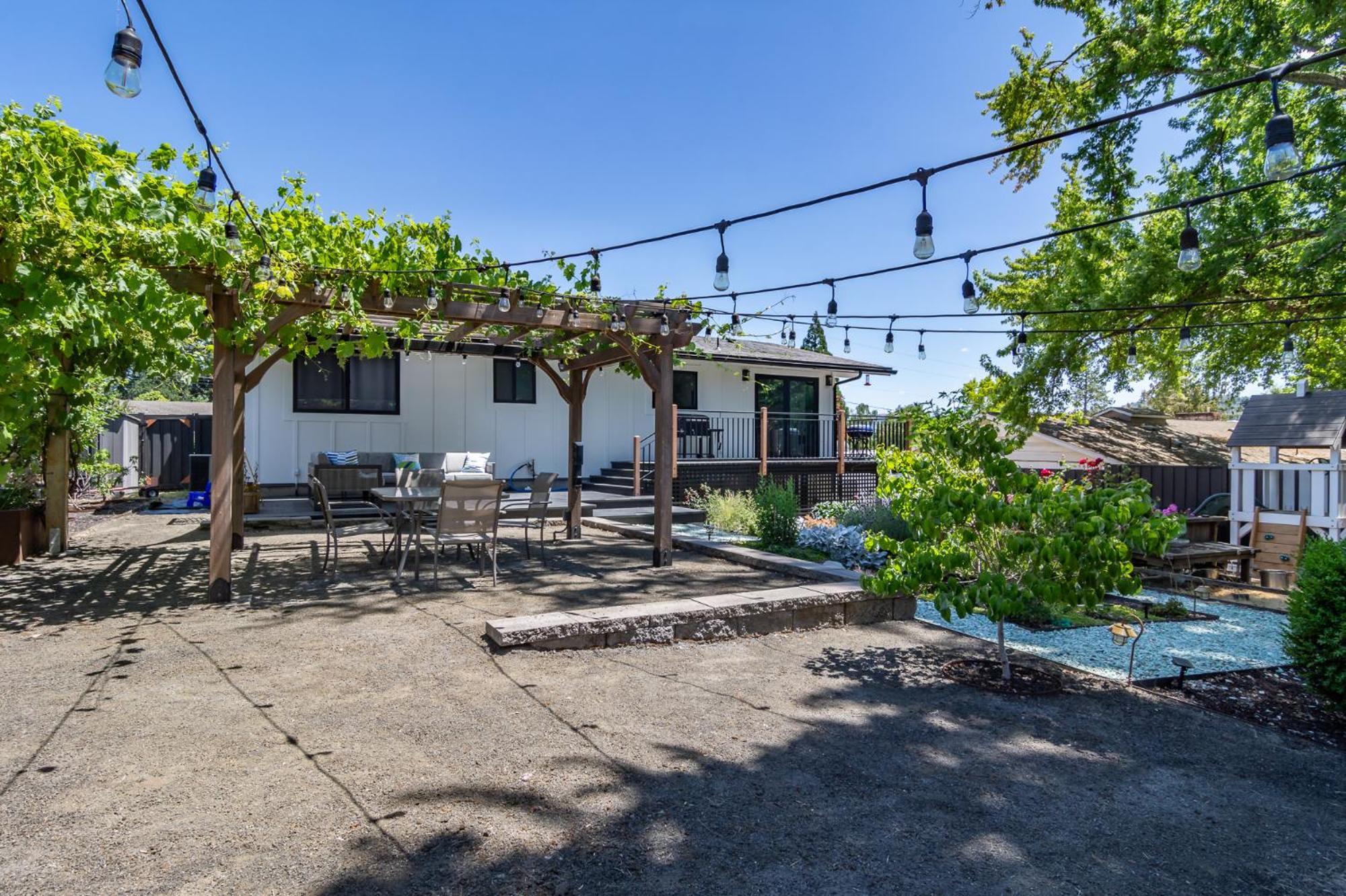 Hotel Chic Rv Retreat, Stunning Yard In Roseburg Exterior foto