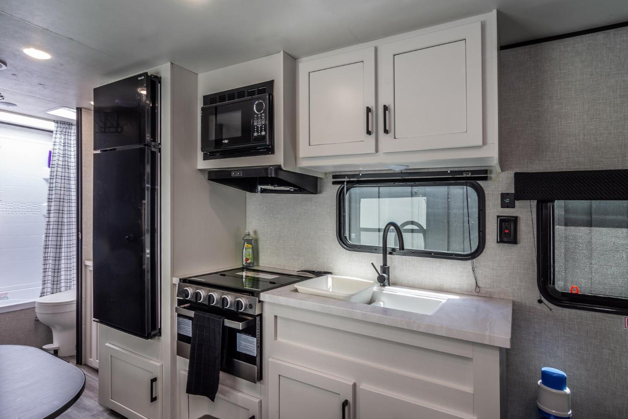 Hotel Chic Rv Retreat, Stunning Yard In Roseburg Exterior foto