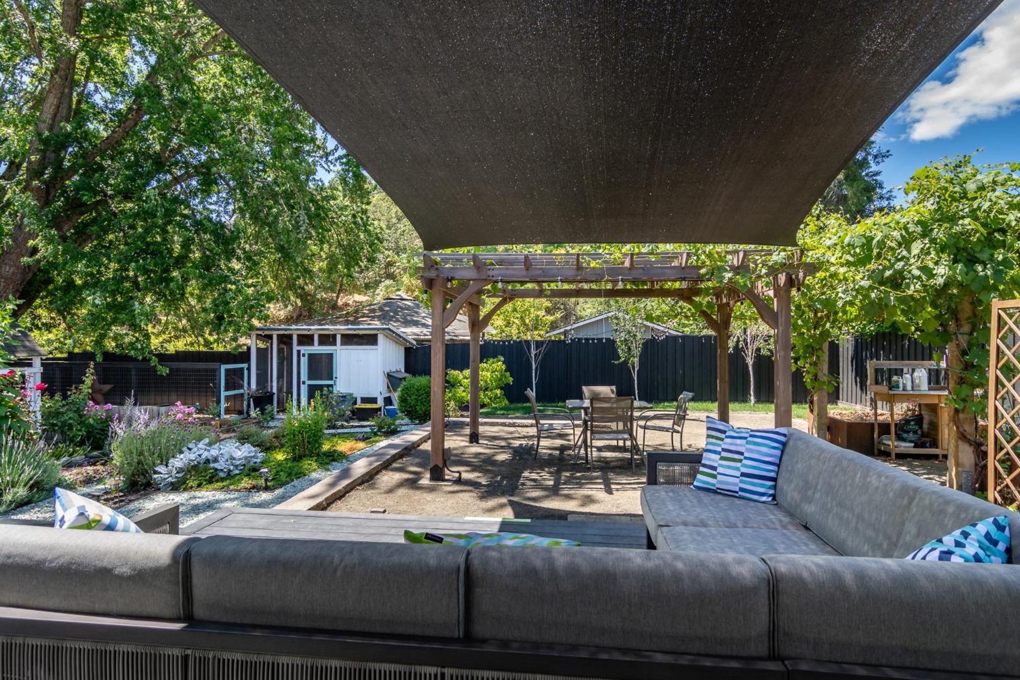 Hotel Chic Rv Retreat, Stunning Yard In Roseburg Exterior foto
